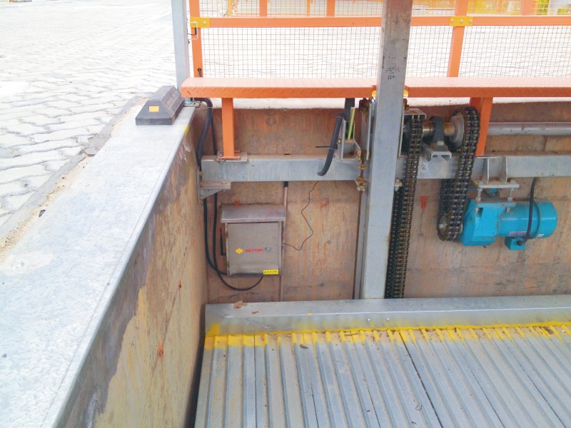 福建廈門海滄阿羅海城市廣場停車場車位引導係統及設備案例